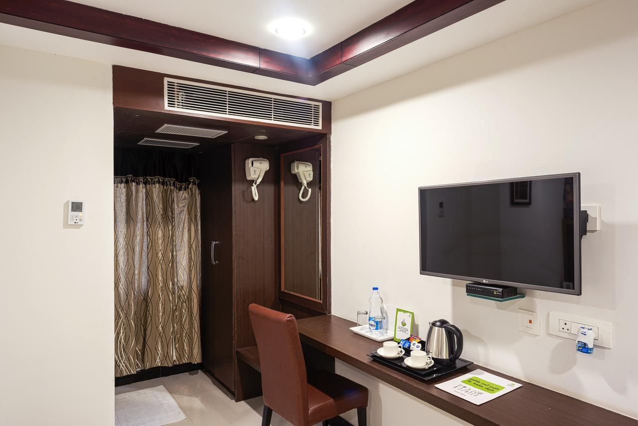 Treebo Empire Hotel Vijayawada Luaran gambar