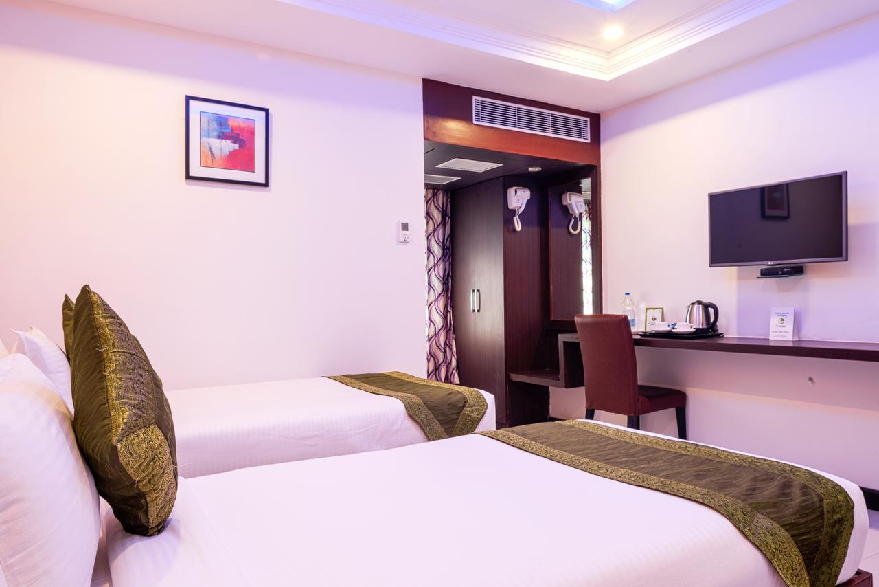 Treebo Empire Hotel Vijayawada Luaran gambar
